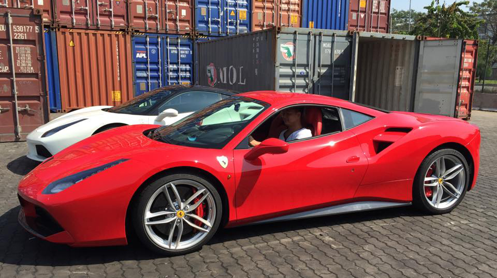Ferrari%20%20(7).jpg