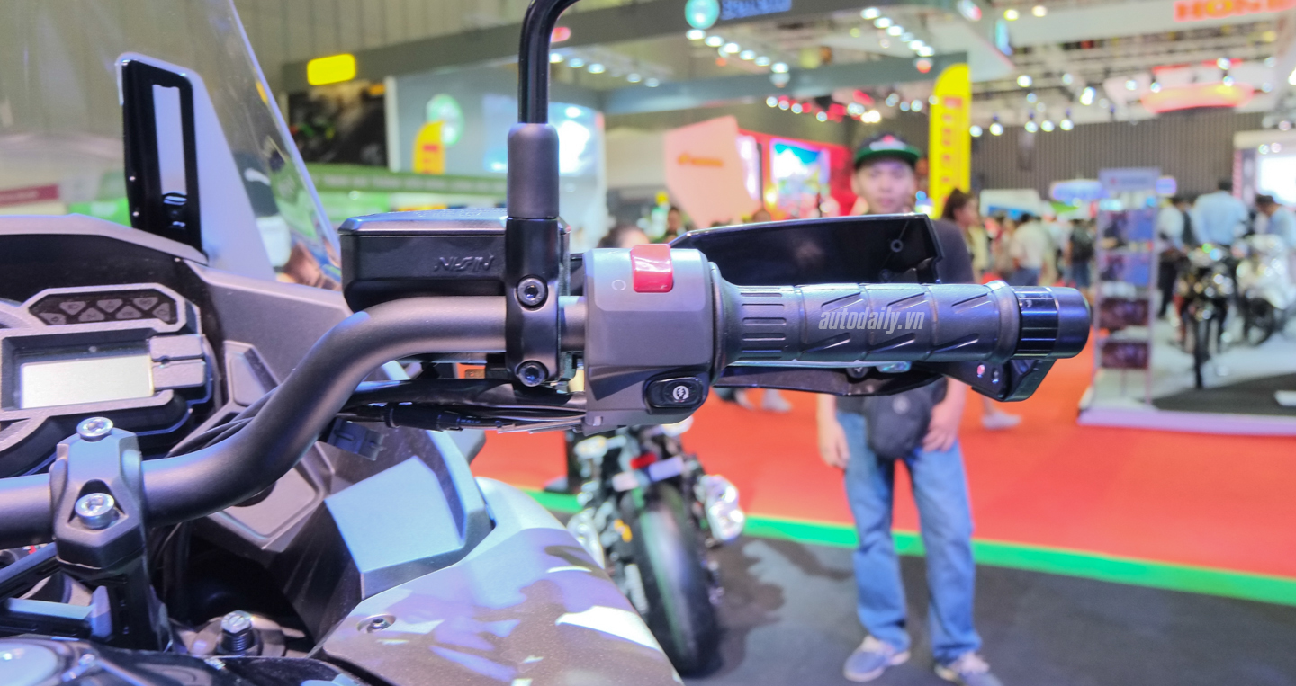 Xem thêm ảnh Kawasaki Versys 1000 ABS 2016 Kawasaki_Versys1000_ABS_2016(25).jpg