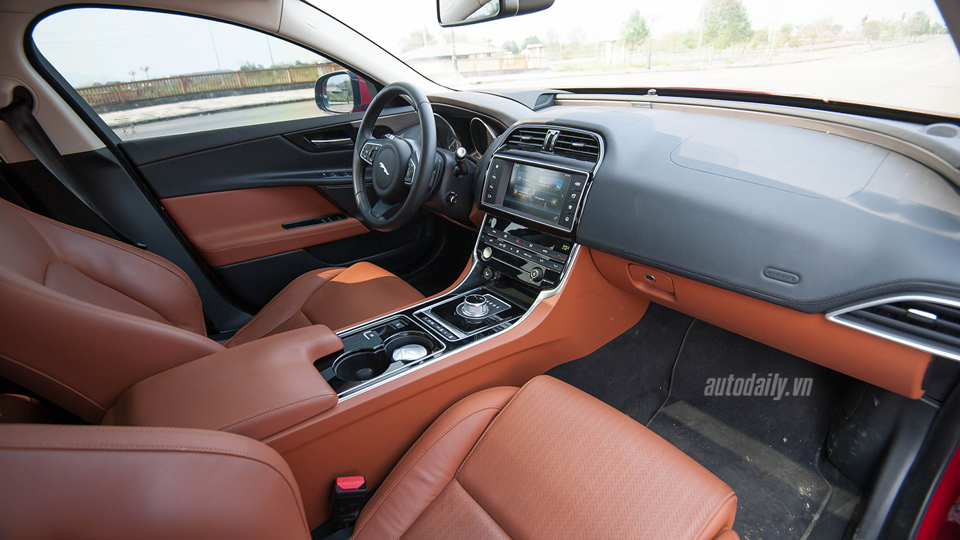 Jaguar XE Test Drive (31).jpg