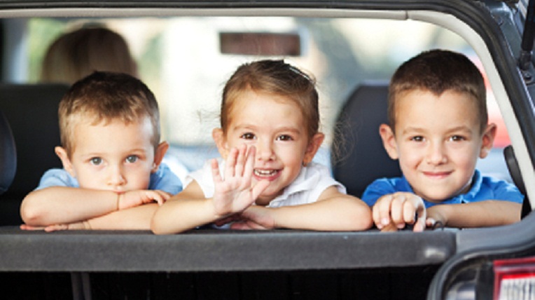 10 lời khuyên khi lái xe có trẻ em