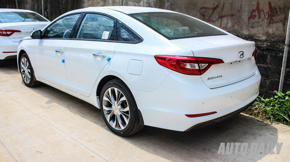 Hyundai Sonata 2015 review  CarsGuide