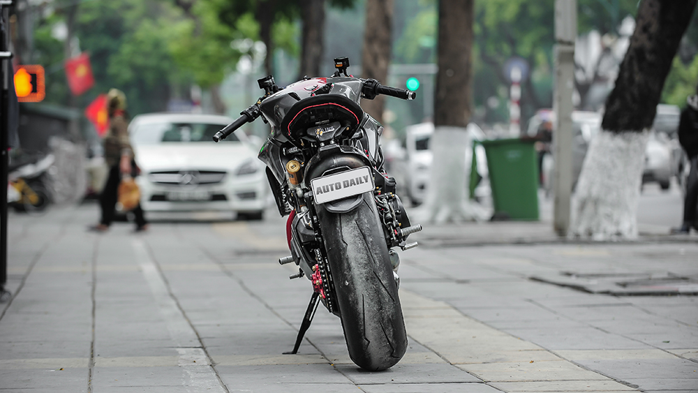 Ducati 1199 S Độ Café Racer Tại Hà Nội: Bụi Bặm Và Thanh Thoát